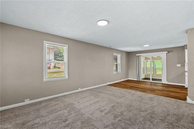 4209 Arlington Avenue, Kansas City, MO 64133