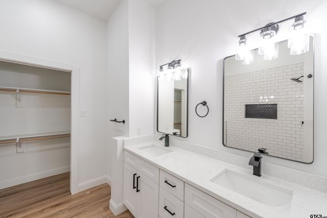1279 Bonham St., Paris, TX 75460