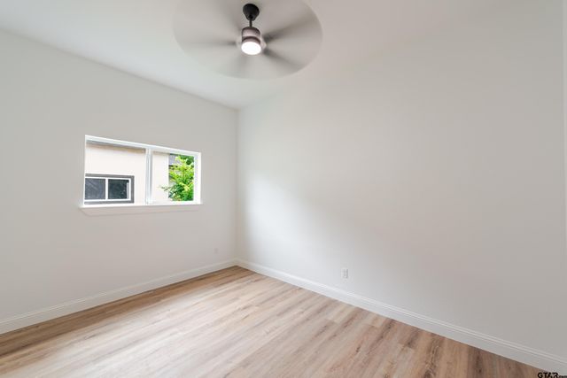 1279 Bonham St., Paris, TX 75460