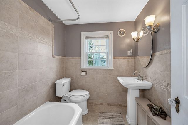 28 Stedman Street, Chelmsford, MA 01824