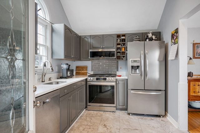 28 Stedman Street, Chelmsford, MA 01824