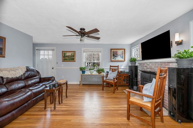 28 Stedman Street, Chelmsford, MA 01824