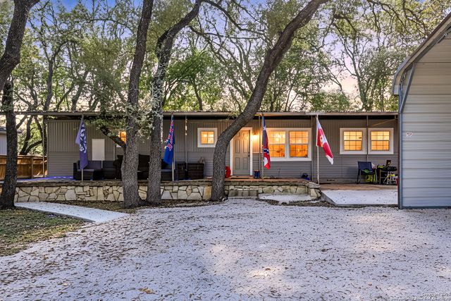 425 Dreamland, Canyon Lake, TX 78133