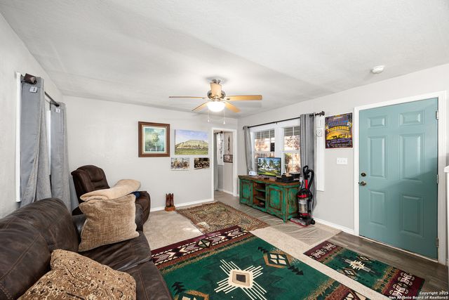 425 Dreamland, Canyon Lake, TX 78133