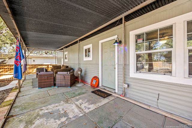 425 Dreamland, Canyon Lake, TX 78133