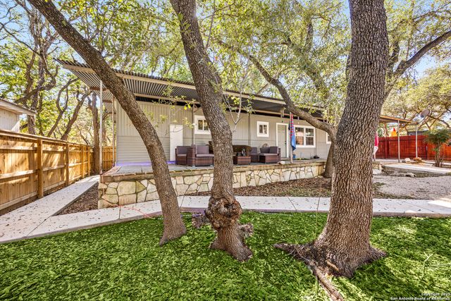 425 Dreamland, Canyon Lake, TX 78133