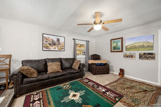 425 Dreamland, Canyon Lake, TX 78133