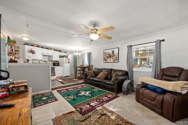 425 Dreamland, Canyon Lake, TX 78133