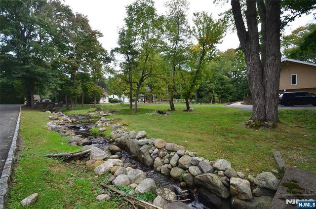 830 Circle Avenue, Franklin Lakes, NJ 07417