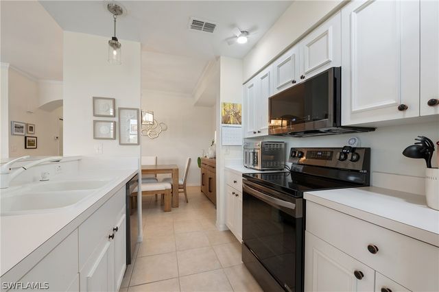 8555 Naples Heritage DR 237, Naples, FL 34112