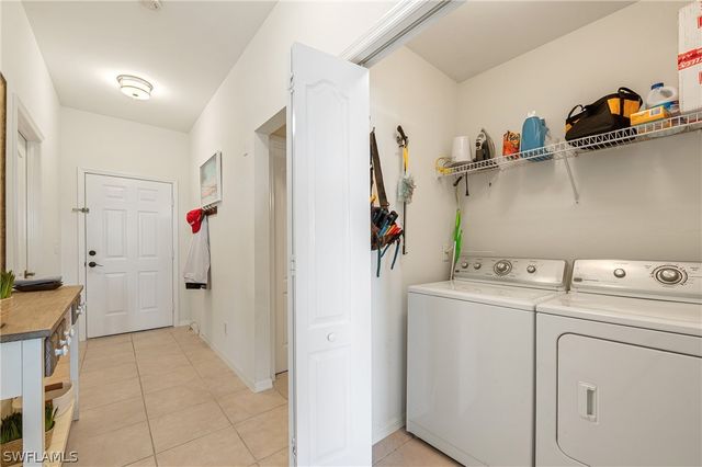 8555 Naples Heritage DR 237, Naples, FL 34112