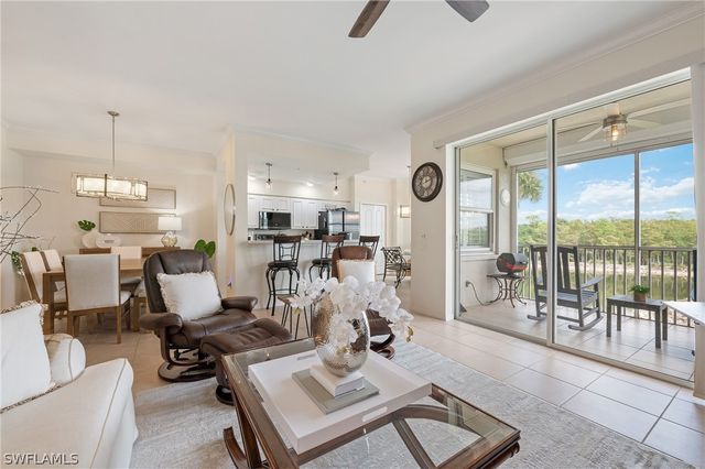 8555 Naples Heritage DR 237, Naples, FL 34112