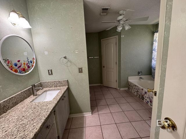 2565 Manuel Drive, Lillian, AL 36549