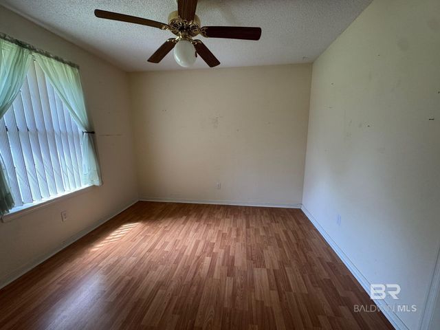 2565 Manuel Drive, Lillian, AL 36549