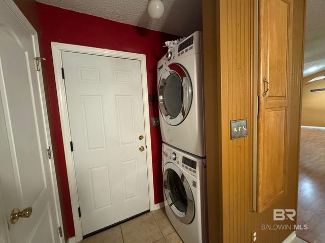 2565 Manuel Drive, Lillian, AL 36549