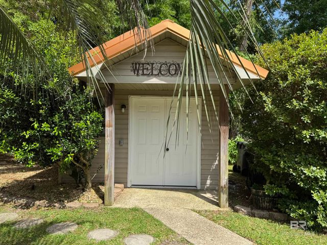 2565 Manuel Drive, Lillian, AL 36549