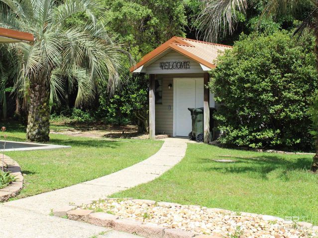 2565 Manuel Drive, Lillian, AL 36549