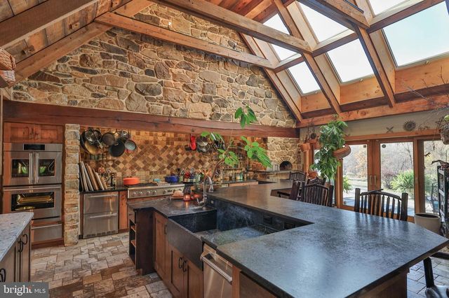 7632 KINGS HIGHWAY S, Zionsville, PA 18092