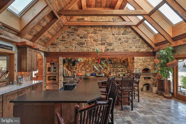 7632 KINGS HIGHWAY S, Zionsville, PA 18092