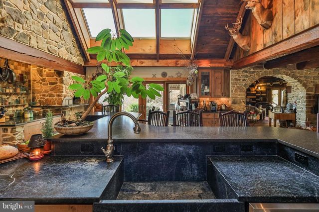 7632 KINGS HIGHWAY S, Zionsville, PA 18092
