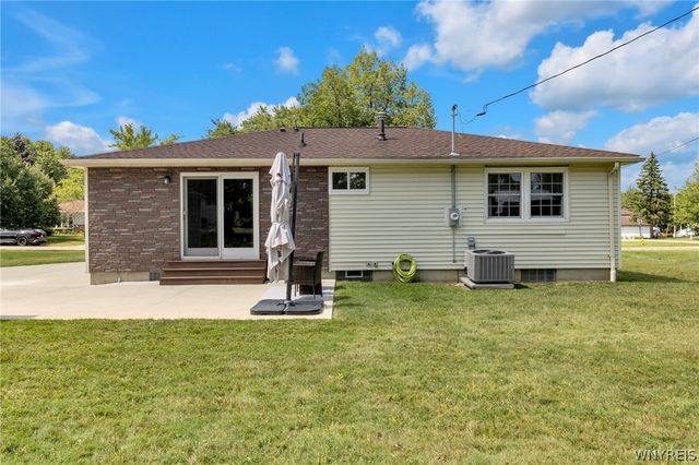 34 Kingswood Drive, Orchard Park, NY 14127