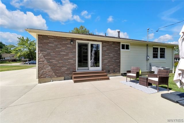 34 Kingswood Drive, Orchard Park, NY 14127