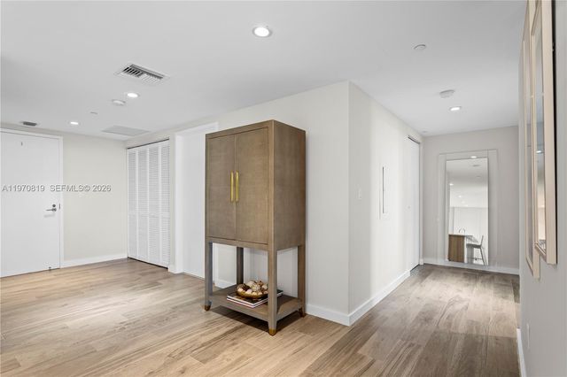 9940 W Bay Harbor Dr 3G-N, Bay Harbor Islands, FL 33154