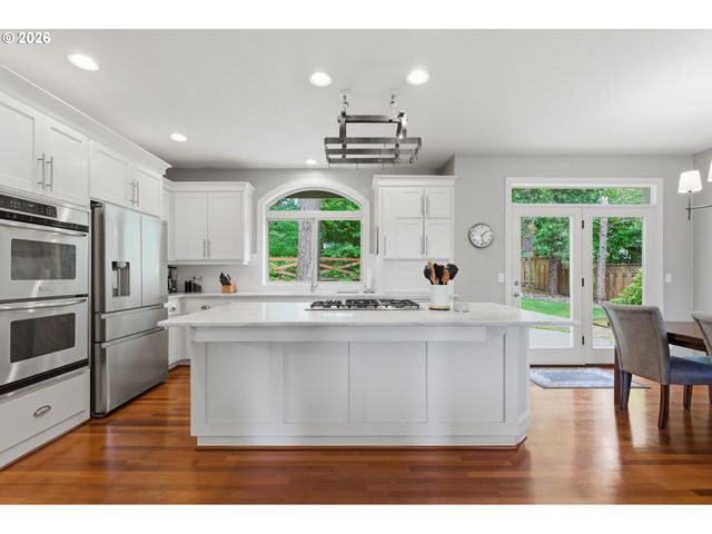 1738 GALLERY Way, West Linn, OR 97068
