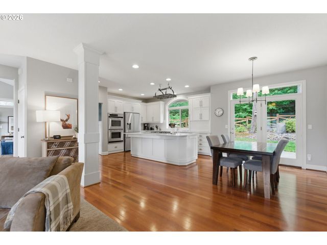 1738 GALLERY Way, West Linn, OR 97068