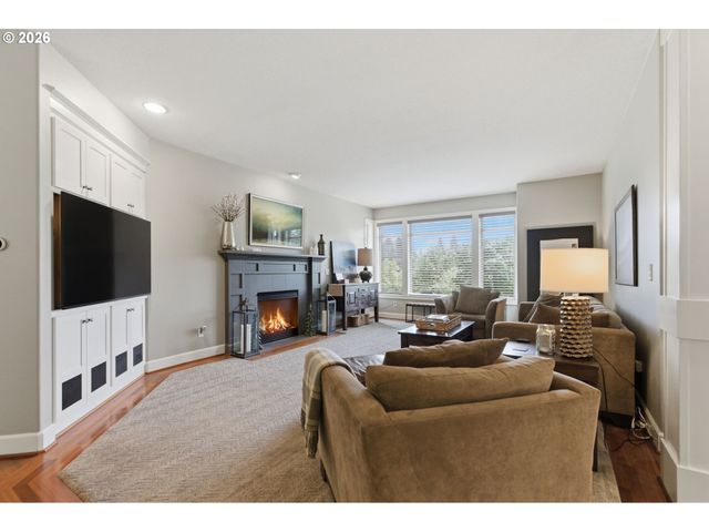 1738 GALLERY Way, West Linn, OR 97068