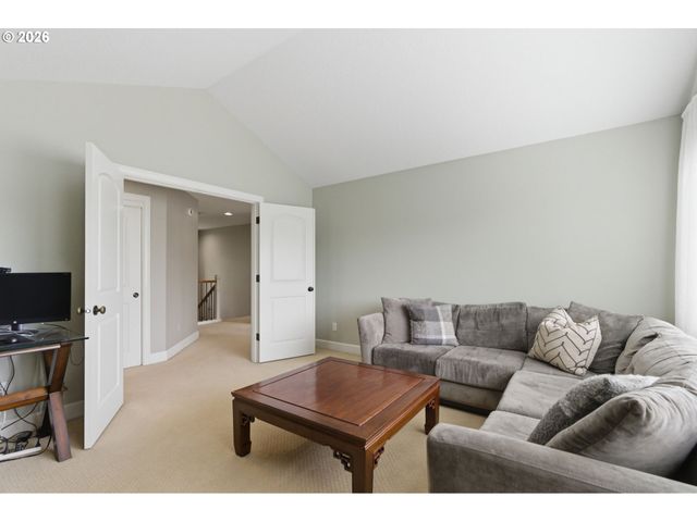 1738 GALLERY Way, West Linn, OR 97068