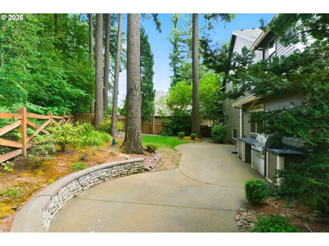 1738 GALLERY Way, West Linn, OR 97068