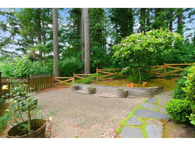 1738 GALLERY Way, West Linn, OR 97068
