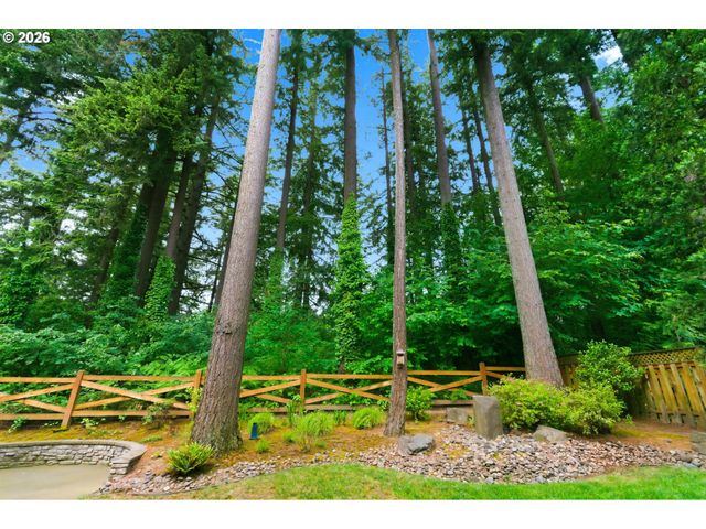 1738 GALLERY Way, West Linn, OR 97068
