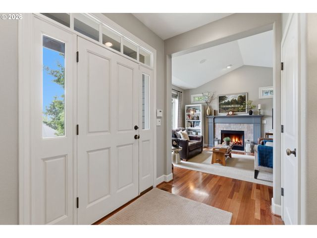 1738 GALLERY Way, West Linn, OR 97068
