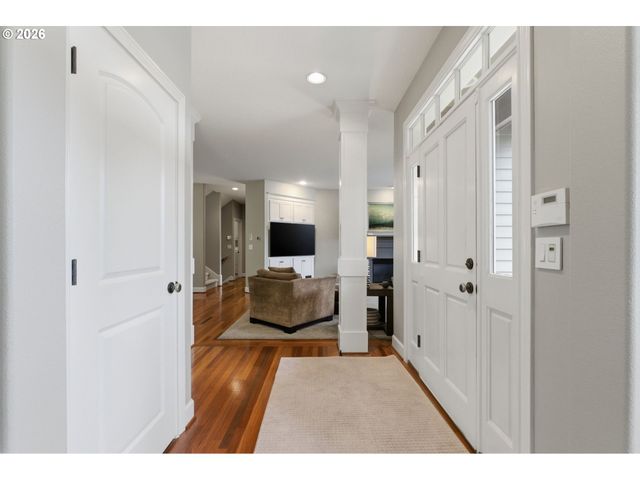 1738 GALLERY Way, West Linn, OR 97068