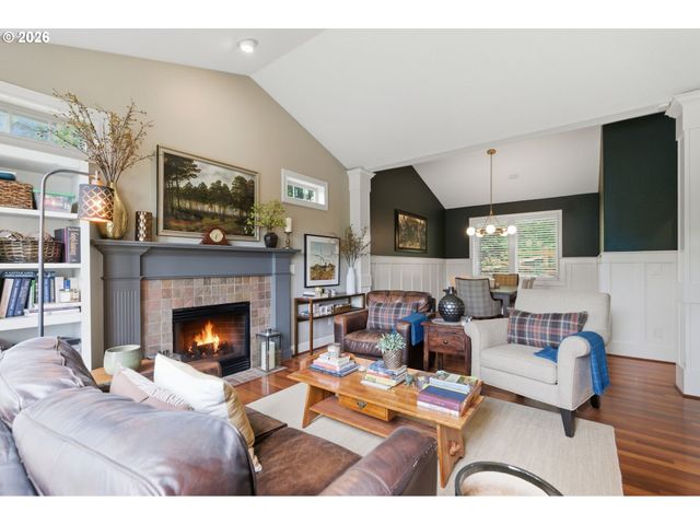 1738 GALLERY Way, West Linn, OR 97068