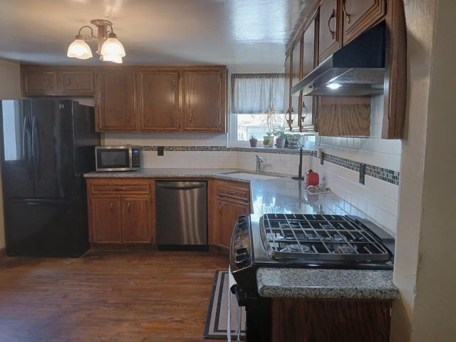 177 N Canby Street, Tulare, CA 93274