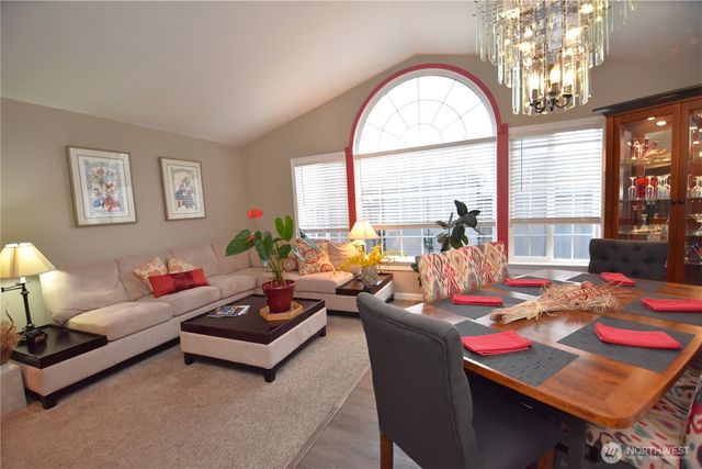 1304 Hillcrest Parkway, Mount Vernon, WA 98274