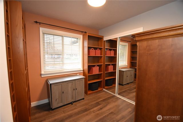 1304 Hillcrest Parkway, Mount Vernon, WA 98274