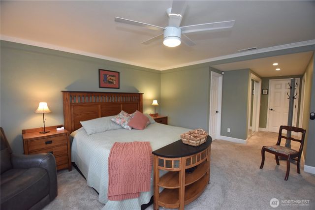 1304 Hillcrest Parkway, Mount Vernon, WA 98274