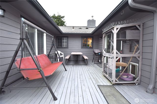 1304 Hillcrest Parkway, Mount Vernon, WA 98274