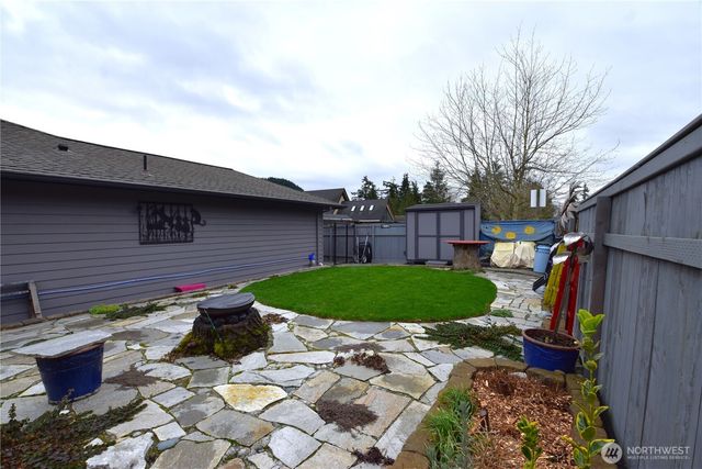 1304 Hillcrest Parkway, Mount Vernon, WA 98274