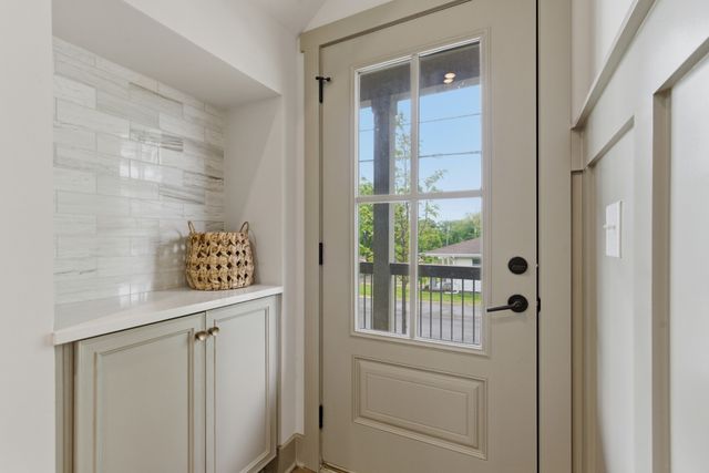 5825 Leslie Ave, Nashville, TN 37209