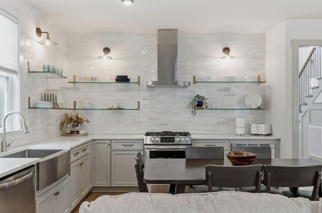 5825 Leslie Ave, Nashville, TN 37209