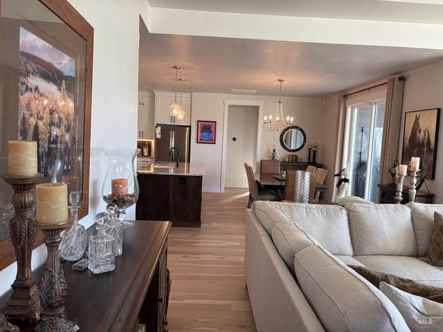 8112 Fountain Brook St, Middleton, ID 83644