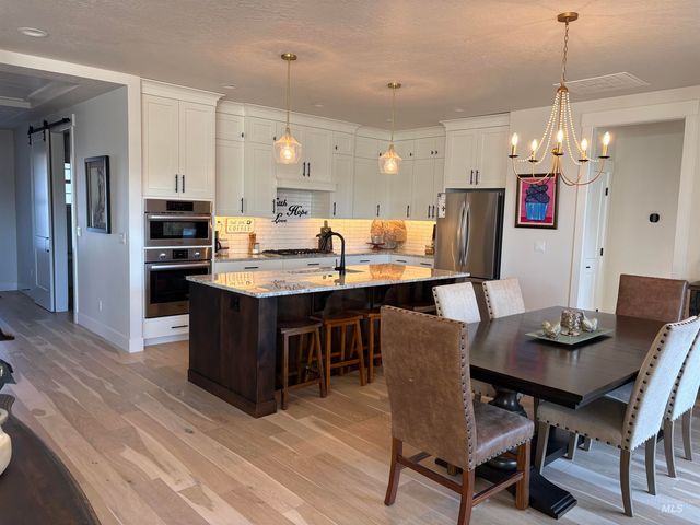 8112 Fountain Brook St, Middleton, ID 83644