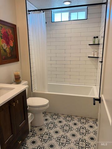 8112 Fountain Brook St, Middleton, ID 83644