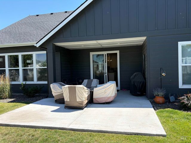 8112 Fountain Brook St, Middleton, ID 83644