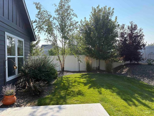 8112 Fountain Brook St, Middleton, ID 83644